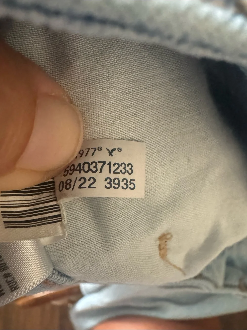 American Eagle Size 4 Lightwash Strigid Mom Jeans